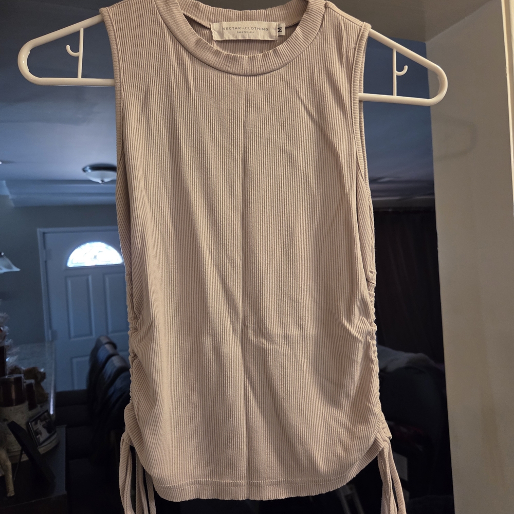 Elegant Sleeveless Ribbed Tank Top in Cream